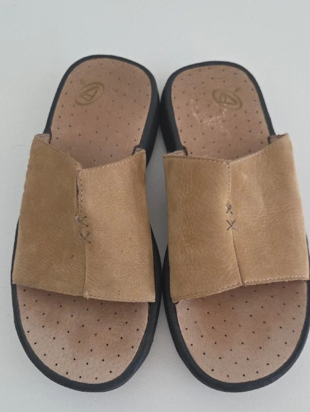 Reef Men’s Tan Slide Sandals with Black Outsole Size 9 Beach Casual Comfort